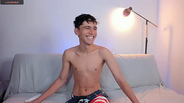Snapshot of EstebanPerez_ chatting on February 22, 2025, 11:13 pm EstebanPerez online show from February 22, 2025, 11:13 pm
