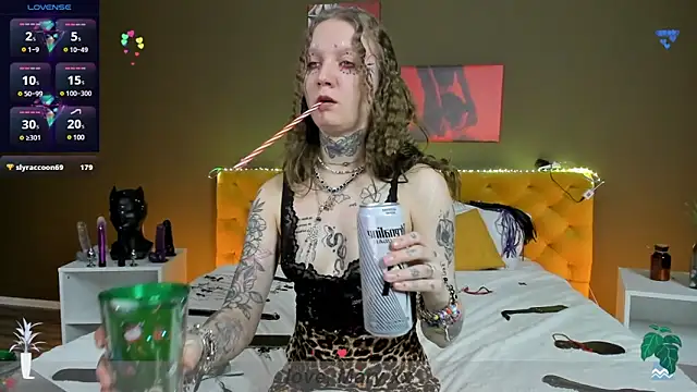 Snapshot of Mary_Xextra chatting on February 27, 2025, 4:24 am Mary Xextra online show from February 27, 2025, 4:24 am