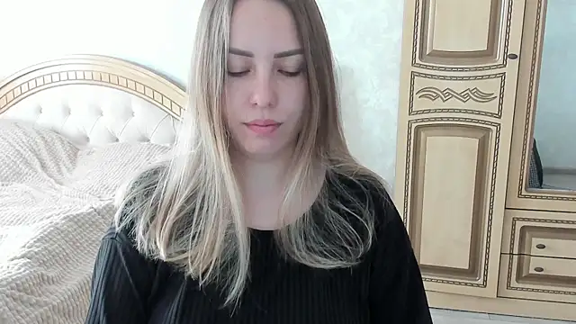 Snapshot of Mia_shy1 chatting on October 3, 2025, 7:10 am Mia shy1 online show from October 3, 2025, 7:10 am