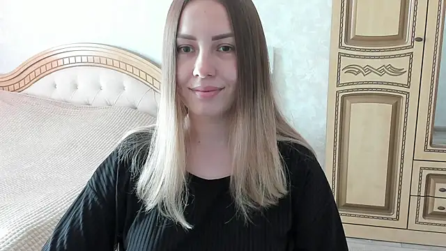 Snapshot of Mia_shy1 chatting on September 13, 2025, 6:35 am Mia shy1 online show from September 13, 2025, 6:35 am