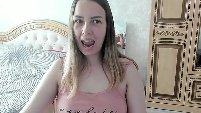 Snapshot of Mia_shy1 chatting on October 1, 2025, 7:57 am Mia shy1 online show from October 1, 2025, 7:57 am
