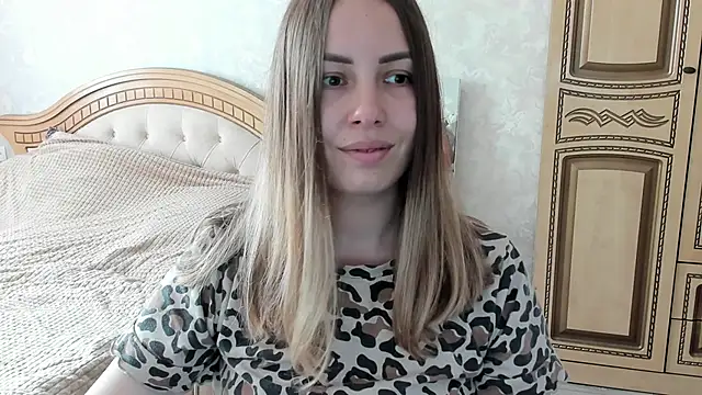 Snapshot of Mia_shy1 chatting on October 4, 2025, 7:43 am Mia shy1 online show from October 4, 2025, 7:43 am