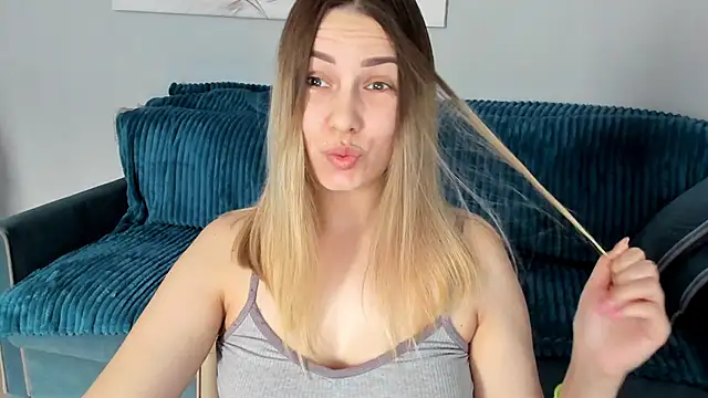 Snapshot of Mia_shy1 chatting on February 13, 2025, 10:23 am Mia shy1 online show from February 13, 2025, 10:23 am