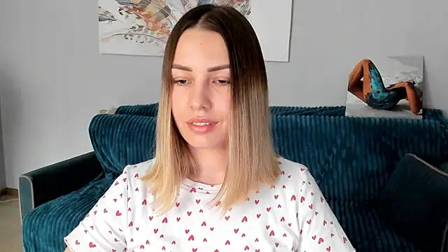 Snapshot of Mia_shy1 chatting on March 18, 2025, 9:34 am Mia shy1 online show from March 18, 2025, 9:34 am