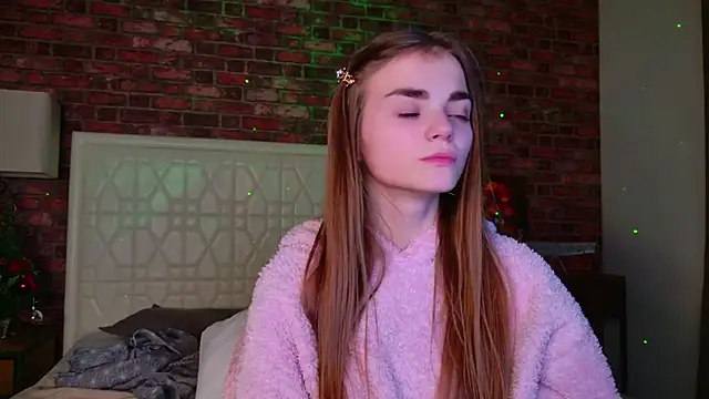 Snapshot of SophieSuvi chatting on December 7, 2024, 5:59 pm SophieSuvi online show from December 7, 2024, 5:59 pm
