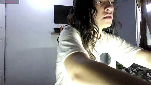 stephybrowm7 online show from May 5, 2026, 1:14 pm
