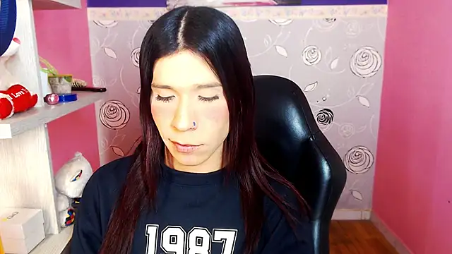 Snapshot of SaraSofia44 chatting on February 6, 2025, 2:22 am SaraSofia44 online show from February 6, 2025, 2:22 am