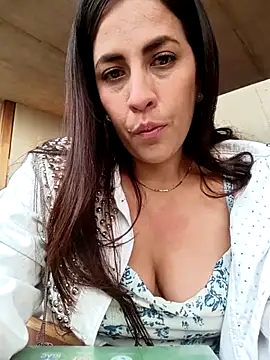 Lena-32 online show from December 16, 2025, 8:35 pm