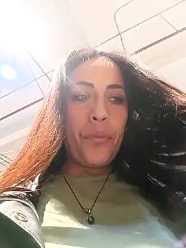 Lena-32 online show from April 15, 2026, 11:05 pm