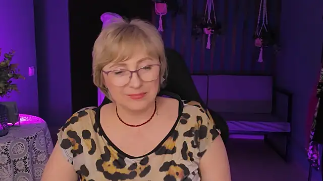 sugar vivien online show from March 12, 2025, 6:11 pm