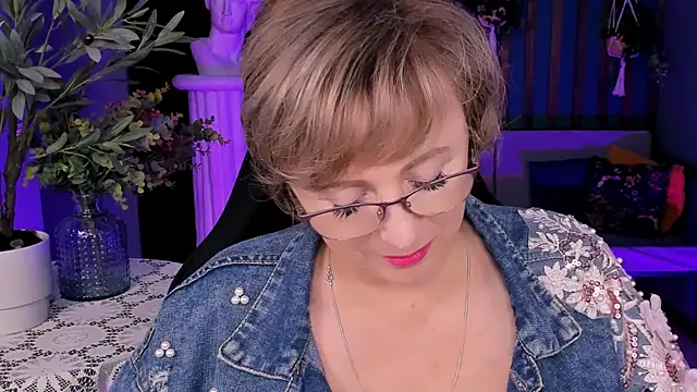 sugar vivien online show from October 15, 2025, 1:30 pm