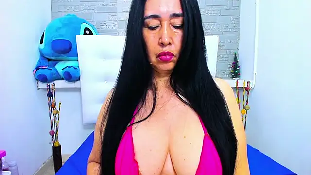 Snapshot of HorniestMilf chatting on October 13, 2025, 10:43 pm HorniestMilf online show from October 13, 2025, 10:43 pm