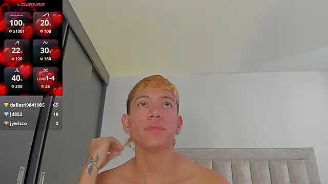 Snapshot of JulianRose_1 chatting on November 11, 2025, 1:50 pm JulianRose 1 online show from November 11, 2025, 1:50 pm