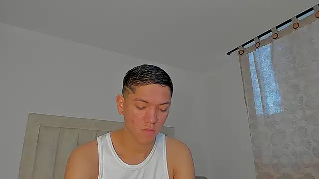 JulianRose 1 online show from February 27, 2026, 11:32 am