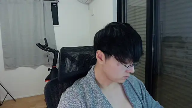 Tkcqcc online show from October 26, 2025, 12:38 pm