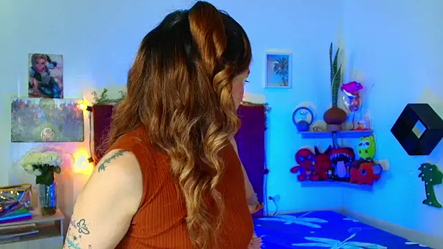 alisson zafiro  online show from February 13, 2026, 3:17 am