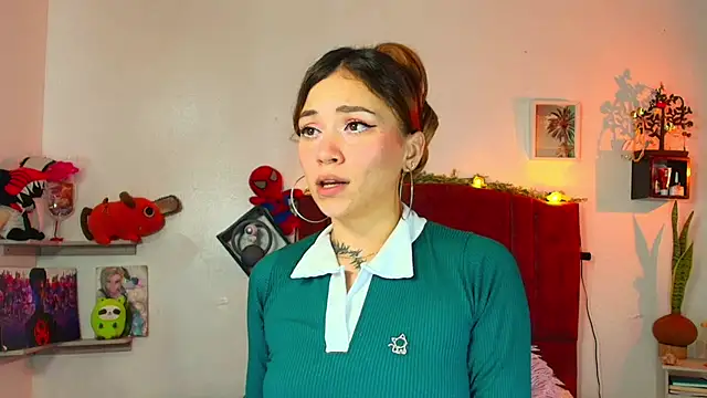 alisson zafiro  online show from February 25, 2026, 12:11 am