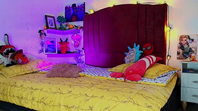 alisson zafiro  online show from November 27, 2025, 3:07 am