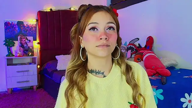 alisson zafiro  online show from October 11, 2025, 3:07 am