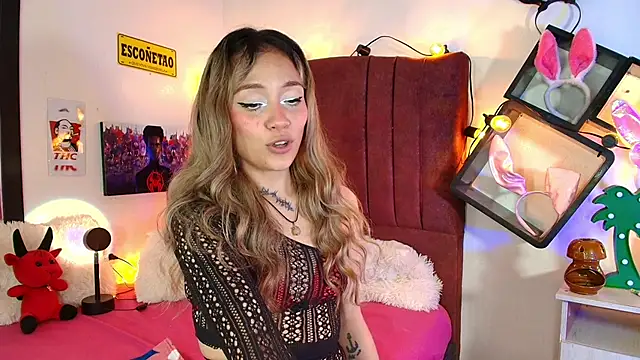 alisson zafiro  online show from March 15, 2025, 6:14 am