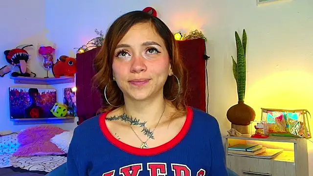 alisson zafiro  online show from March 4, 2026, 3:25 am