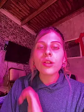 Snapshot of FlorBich chatting on June 4, 2026, 3:00 am FlorBich online show from June 4, 2026, 3:00 am