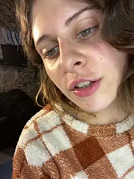 FlorBich online show from July 26, 2026, 1:12 am