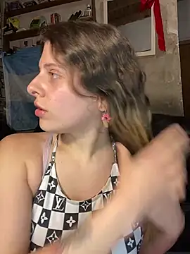 FlorBich online show from July 25, 2026, 1:13 am