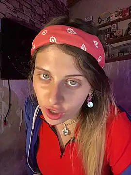 Snapshot of FlorBich chatting on May 3, 2026, 10:35 pm FlorBich online show from May 3, 2026, 10:35 pm