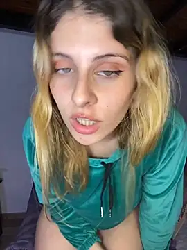 FlorBich online show from November 12, 2025, 8:12 pm