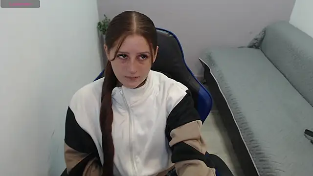 valerie diaz1 online show from October 3, 2025, 1:34 pm