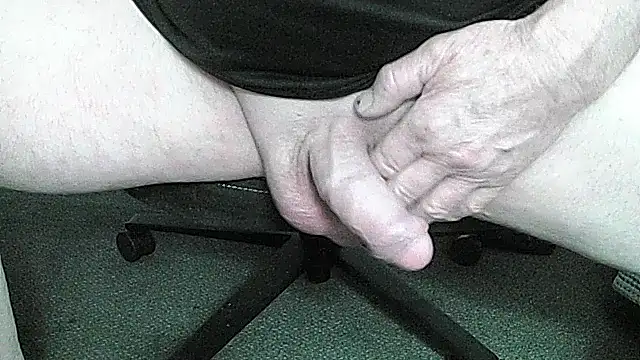 Snapshot of Nice8inchaussie chatting on October 26, 2025, 3:40 am Nice8inchaussie online show from October 26, 2025, 3:40 am