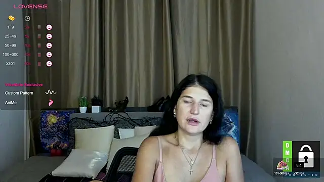 Snapshot of Alianna_Solo_Kisses chatting on September 14, 2025, 11:21 am Alianna Solo Kisses online show from September 14, 2025, 11:21 am