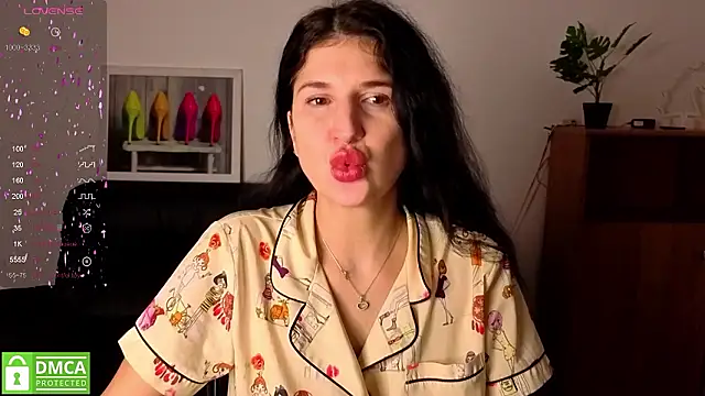 Snapshot of Alianna_Solo_Kisses chatting on February 14, 2026, 6:24 am Alianna Solo Kisses online show from February 14, 2026, 6:24 am