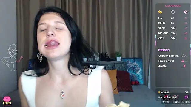 Snapshot of Alianna_Solo_Kisses chatting on March 22, 2025, 9:24 am Alianna Solo Kisses online show from March 22, 2025, 9:24 am