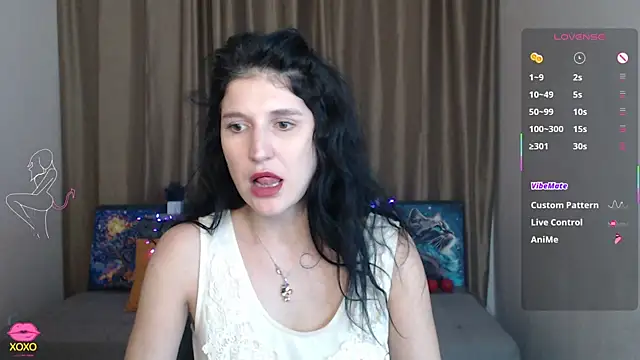 Snapshot of Alianna_Solo_Kisses chatting on March 14, 2025, 11:23 am Alianna Solo Kisses online show from March 14, 2025, 11:23 am