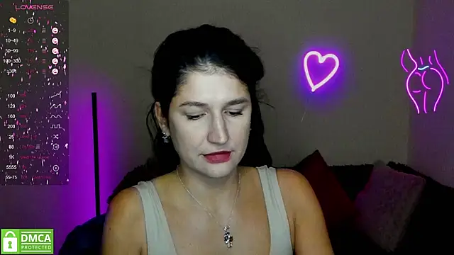 Snapshot of Alianna_Solo_Kisses chatting on February 24, 2025, 6:27 am Alianna Solo Kisses online show from February 24, 2025, 6:27 am