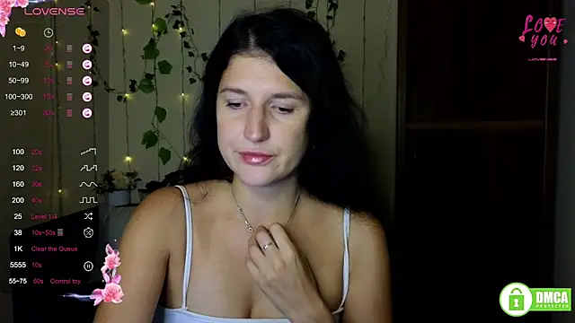 Snapshot of Alianna_Solo_Kisses chatting on September 12, 2025, 5:29 am Alianna Solo Kisses online show from September 12, 2025, 5:29 am