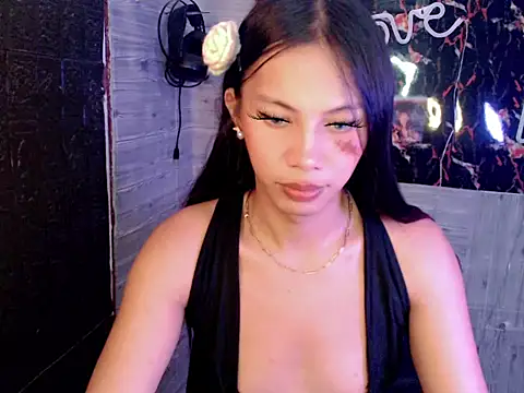 whiteladyboy online show from September 24, 2025, 6:53 am