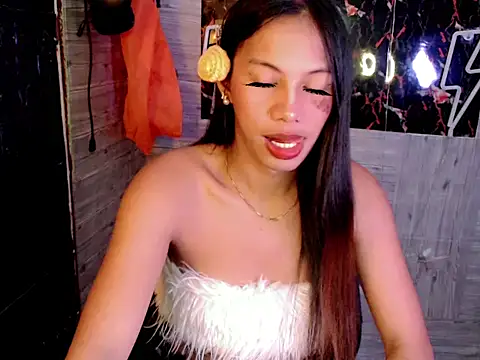 whiteladyboy online show from October 27, 2025, 7:09 am