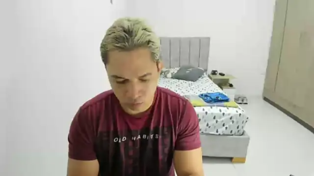 Snapshot of Valerioe chatting on June 4, 2026, 8:19 am Valerioe online show from June 4, 2026, 8:19 am