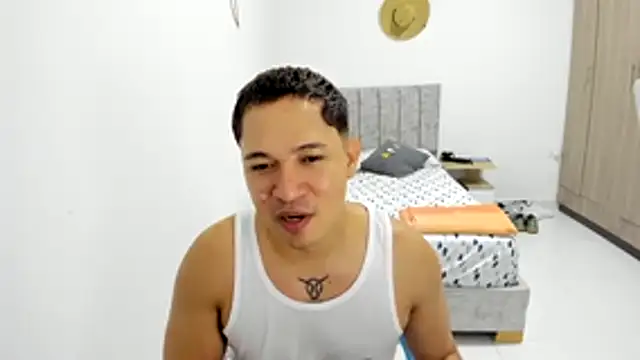 Snapshot of Valerioe chatting on July 14, 2026, 5:08 pm Valerioe online show from July 14, 2026, 5:08 pm