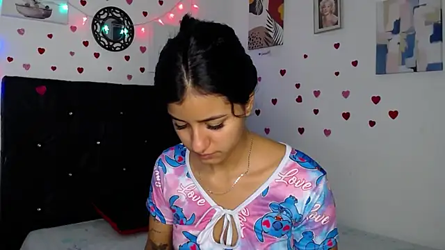 Snapshot of floweer_ chatting on March 7, 2025, 1:51 pm floweer online show from March 7, 2025, 1:51 pm