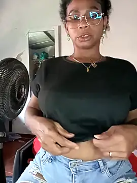 Snapshot of Melanie_candy_ chatting on February 13, 2025, 5:44 pm Melanie candy online show from February 13, 2025, 5:44 pm