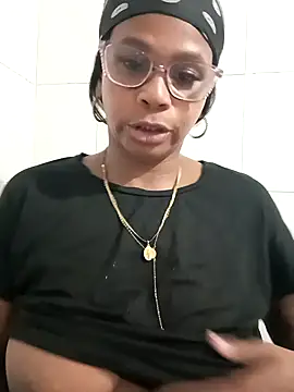 Snapshot of Melanie_candy_ chatting on October 16, 2025, 3:48 am Melanie candy online show from October 16, 2025, 3:48 am