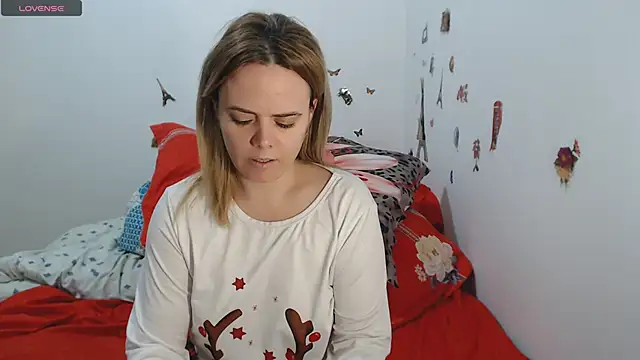 Snapshot of hotmilf4uxxx chatting on February 3, 2026, 11:26 am hotmilf4uxxx online show from February 3, 2026, 11:26 am