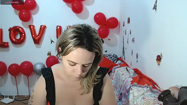 hotmilf4uxxx online show from March 5, 2026, 11:51 am