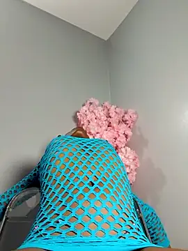 kinkybeby online show from April 9, 2026, 2:35 am