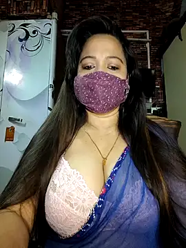 albelasummi702 online show from April 24, 2026, 12:45 am