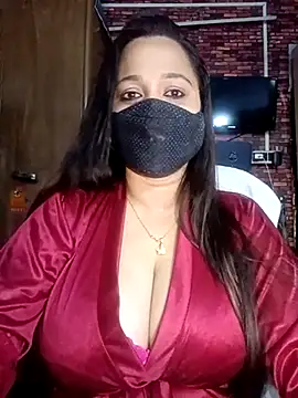 albelasummi702 online show from February 17, 2025, 5:23 pm